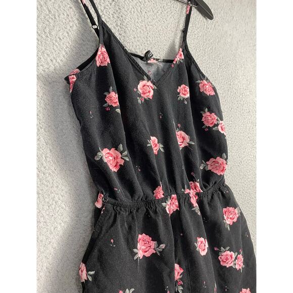 Divided H&M Black Pink Rose‎ Floral Sleeveless Romper Women’s Size 8 Viscose - Picture 9 of 11